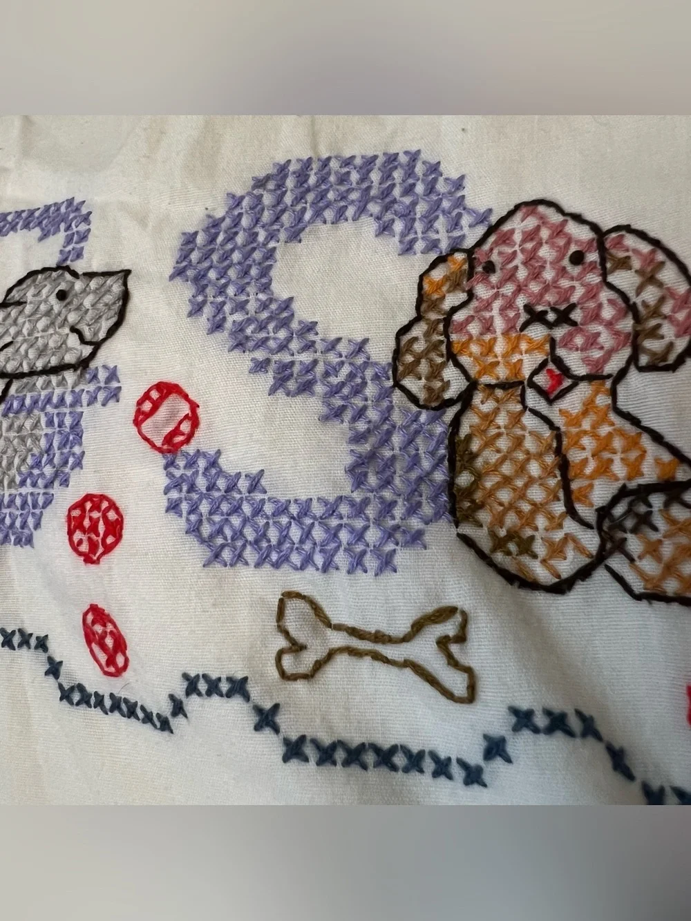 Vintage Set 4 Embroidered Crochet Pillowcases Dogs Bears Cottage Farmhouse Linen